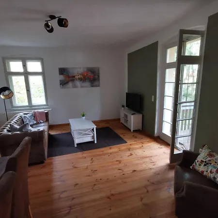 Apartment Altbauwohnung Am Wasser *