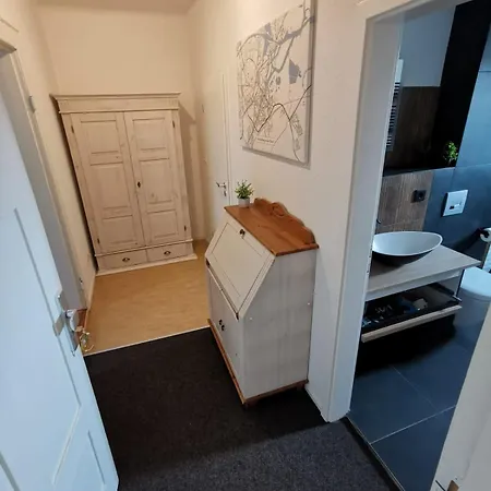 Apartment Altbauwohnung Am Wasser *